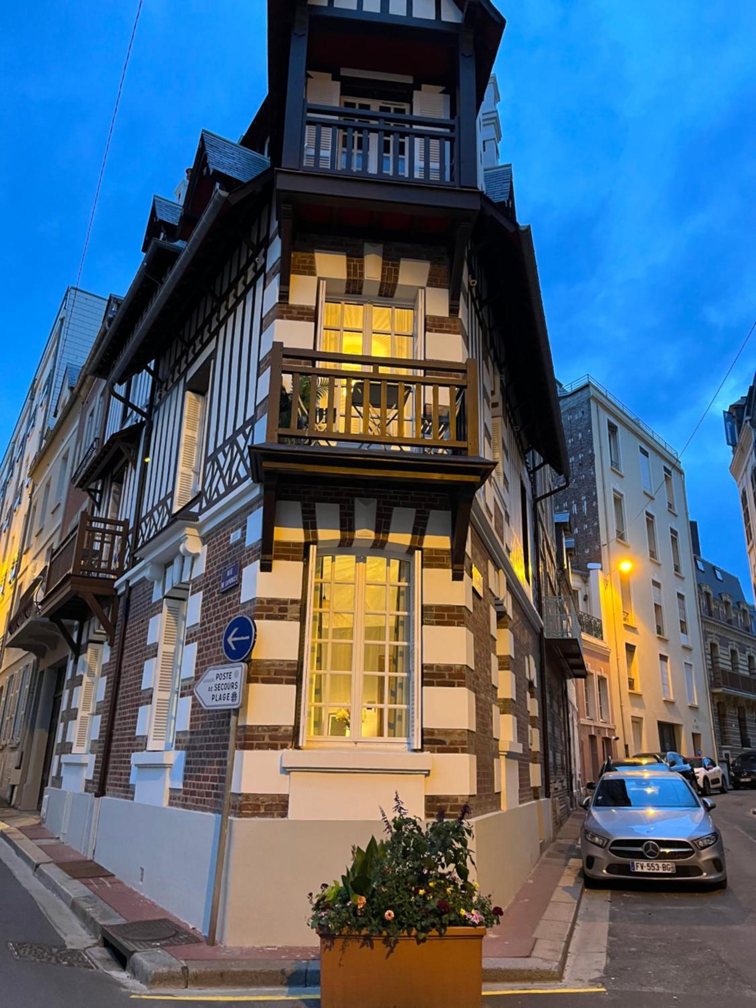 L Emeraude - Trouville Luaran gambar